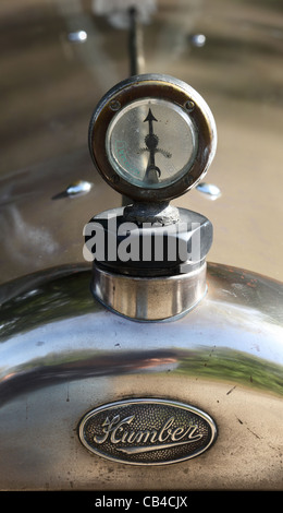 Indicateur de température d'eau sur ancien automobile Humber Banque D'Images