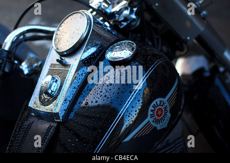 Détail de moto Harley Davidson avec gouttes de pluie - série Banque D'Images