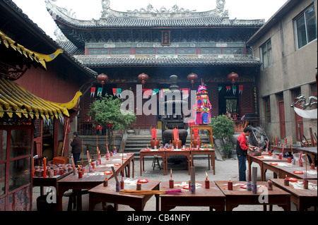 Rites taoïste temple Taoïste à Sanguandian au cours de Xiayuan Festival à Taizhou, dans la province du Zhejiang, Chine. 11-Nov-2011 Banque D'Images