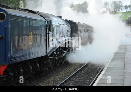 A4 N° 60007 du Pacifique, Sir Nigel Gresley et un nuage de vapeur, Grosmont, North York Moors Railway, England, UK Banque D'Images