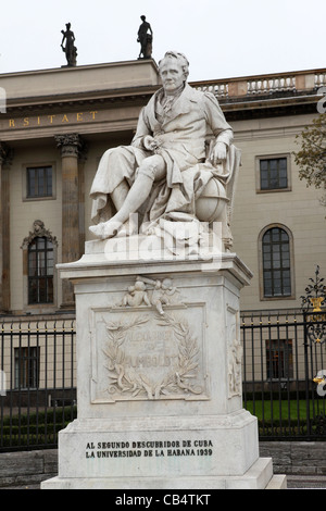 Statue d'Alexander von Humboldt (1769 - 1869) à Berlin, Allemagne. Banque D'Images