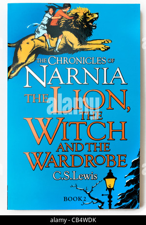 Livre Le monde de narnia le lion la sorcière blanche et l'armoire par C.S Lewis Banque D'Images