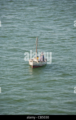 L'Afrique, Mozambique, Maputo. Les pêcheurs locaux sur la baie de Maputo dans l'océan indien. Banque D'Images