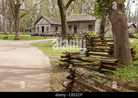 Henry Onstot Cooper Shop et de résidence. Lincoln's New Salem State Historic Park, Illinois. Banque D'Images