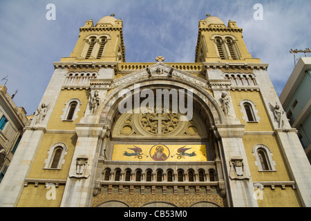 Cathédrale de Tunis sur l'Avenue Bourguiba, Tunisie Banque D'Images