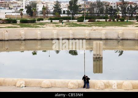 Piscines Aghlabid en ville Kairouan, Tunisie en Afrique du Nord Banque D'Images