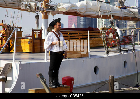 L'équipage du Tall Ship venteux. Le Navy Pier, Chicago, Illinois. Banque D'Images