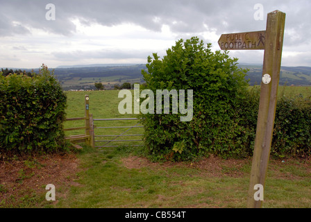 Sentier public près de Arthur's Stone Dorstone Herefordshire Angleterre UK Banque D'Images