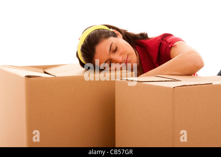 Femme avec des paquets pour déménagement (isolé sur blanc) Banque D'Images