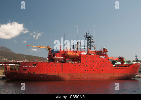 Le navire de ravitaillement « Aurora Australis » en Antarctique australien (ANARE) à l'ancre à Hobart, Tasmanie. À partir de 2020, le navire a été mis en service. Banque D'Images