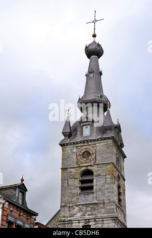 Clocher de l'église collégiale de Saint Pierre et Saint Paul à Chimay, Ardennes, Belgique Banque D'Images