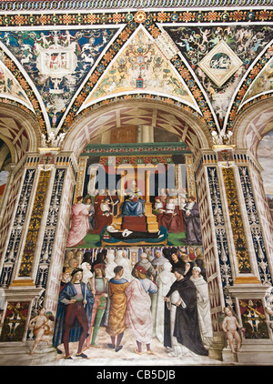 Fresque 9 : 'Canonisation de Catherine de Sienne par le Pape Pie II' de Pinturicchio, dans la Bibliothèque Piccolomini, Siena Duomo, Italie Banque D'Images