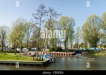 Papiers de verrou sur la navigation Chelmer, qui va de Heybridge à Chelmsford dans l'Essex Banque D'Images