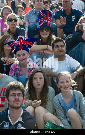 01.07.2011. Vue générale, l'arrière-plan. Fans sur Henman Hill / Mount Murray. Banque D'Images