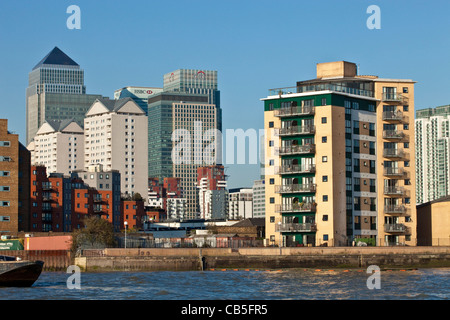 Riverside Apartments, Docklands, Londres, Angleterre Banque D'Images