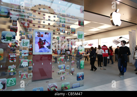 Apple Store ouvert récemment à Kitchener, Canada, avant Noël 2010 Banque D'Images