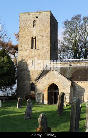 La tour de Saxon eglise de Saint-André, Bolam, près de Scarborough, North East England, UK Banque D'Images