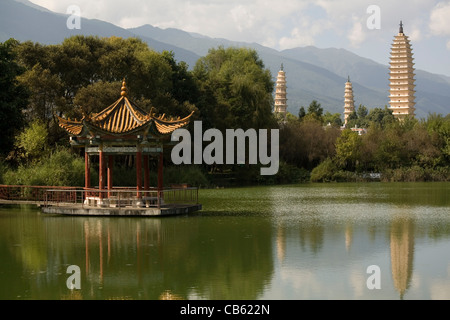 Chine Yunnan Dali 3 pagodes & Pavilion de Mirror Lake Banque D'Images