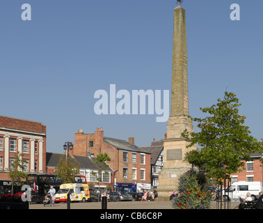 L'obélisque et la place du marché en été Ripon North Yorkshire Angleterre Royaume-Uni GB Grande-Bretagne Banque D'Images