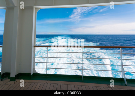 Vue du pont-promenade sur Stern service du navire Banque D'Images