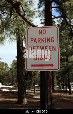 No Parking sign dans un parking au Grand Canyon USA Banque D'Images