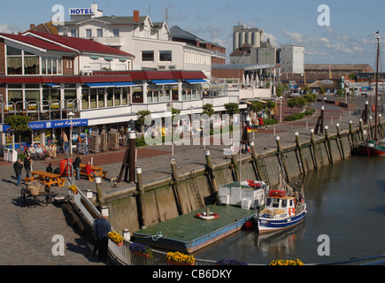 Vieux port de Büsum, une station balnéaire et port de pêche sur la côte de la mer du Nord de Dithmarschen, Allemagne Banque D'Images