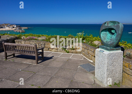 Sculpture en bronze de Epidaurous Barbara Hepworth, St Ives, Cornwall, West Penwith, Angleterre du Sud-Ouest, Royaume-Uni, France, FR, Banque D'Images