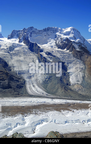 Les glaciers sous Monte Rosa, hauteur 4 634 mètres, vu de Gornegrat, près du chemin de fer de montagne Gornegrat Banque D'Images