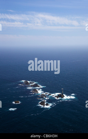 Photo aérienne du phare de Drakkars, Lands End, West Penwith, Cornwall, England, UK, Royaume-Uni, GO, Great Britai Banque D'Images