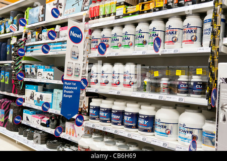 Serre la remise en forme et rester en forme pour la vente sur des étagères dans un magasin Tesco Banque D'Images