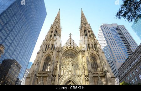 Extérieur de la Cathédrale St Patrick à New York, New York. Banque D'Images