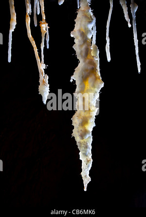 Grotte de stalactites en Français Banque D'Images