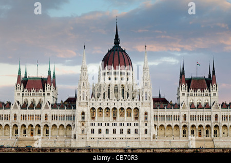 Bâtiment du Parlement hongrois à Budapest Banque D'Images