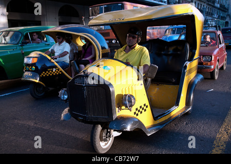 'Un Cocotaxi' à La Havane (La Habana, Cuba) Banque D'Images