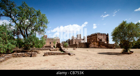 Vue sur le Palais d'Iyasu I, Fasiladas Palace et la bibliothèque dans l'enceinte Royale, Gonder, Ethiopie, Afrique du Nord. Banque D'Images