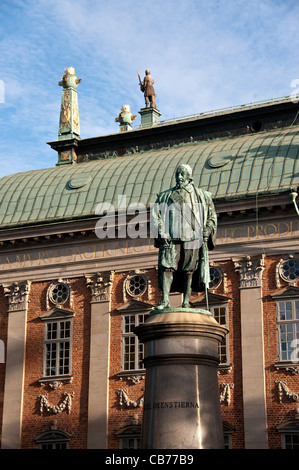 La Maison de la noblesse suédoise Riddarhuset, north end, avec une statue d'Axel Oxenstierna. Banque D'Images