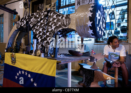 Medina Lazaro Hernandez (Lazaro Salsita, son nom Santeria), sculpteur, La Havane (La Habana, Cuba) Banque D'Images