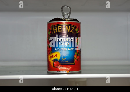 Soupe de tomate Heinz réduits en sel Banque D'Images