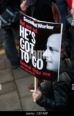 Les manifestants prendre part à la journée d'Action N30. Les travailleurs du secteur public en grève sont illustrés en prenant part à une manifestation et un rassemblement à Bristol. Banque D'Images