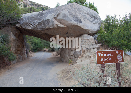 Rock Tunnel, Sequoia National Park, California, USA Banque D'Images