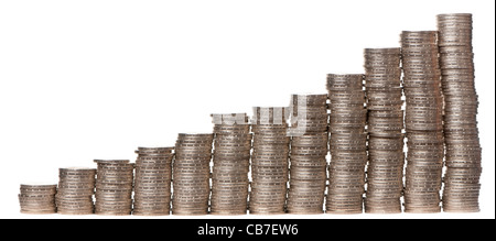 Des piles de 2 euros Pièces in front of white background Banque D'Images