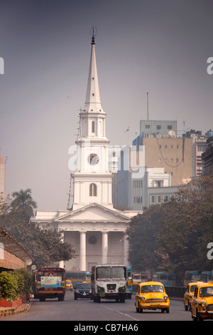 L'Inde, le Bengale occidental, Calcutta, Hemant Basti Sarani, monument spire de St Andrew's Church le long de Hemant Basti Sarani Banque D'Images