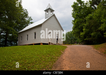 Musée de l'Église méthodiste et site historique de ce jour pluvieux de Cades Cove dans le Great Smoky Mountains National Park. Banque D'Images