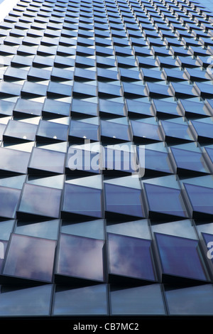 Détails de l'architecture moderniste, blocs de bureau en verre et acier façades, Ville de London, UK. Comme arrière-plan approprié Banque D'Images