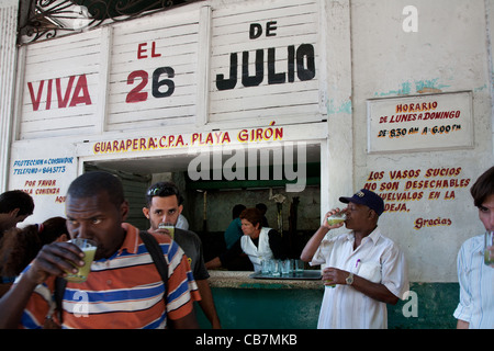 Limonade au Bar 26 de Julio, La Havane (La Habana, Cuba) Banque D'Images