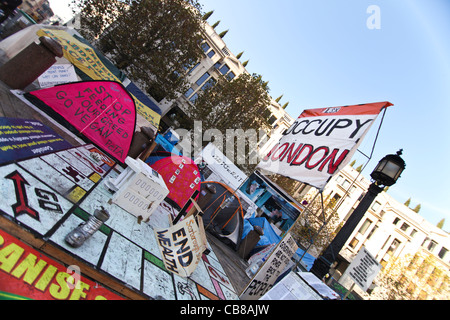 Occupy London est une manifestation pacifique et manifestation contre l'inégalité économique Banque D'Images