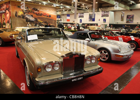 Voitures anciennes à vendre à l'Essen Motor Show d'Essen, Allemagne, le 29 novembre 2011 Banque D'Images