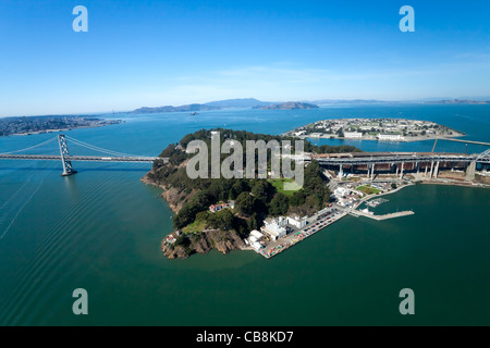 San Francisco Bay Bridge et l'île au trésor Banque D'Images