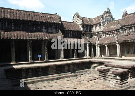 Cour intérieure au temple d'Angkor Wat, au Cambodge Banque D'Images