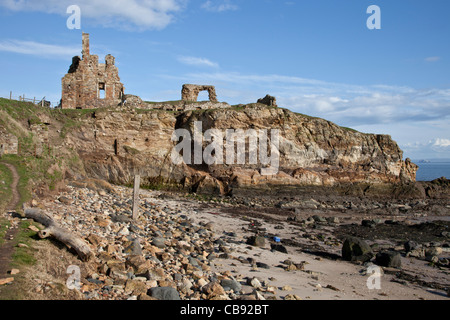 Ruines du château de Newark, près de St Monans, Fife, Scotland Banque D'Images